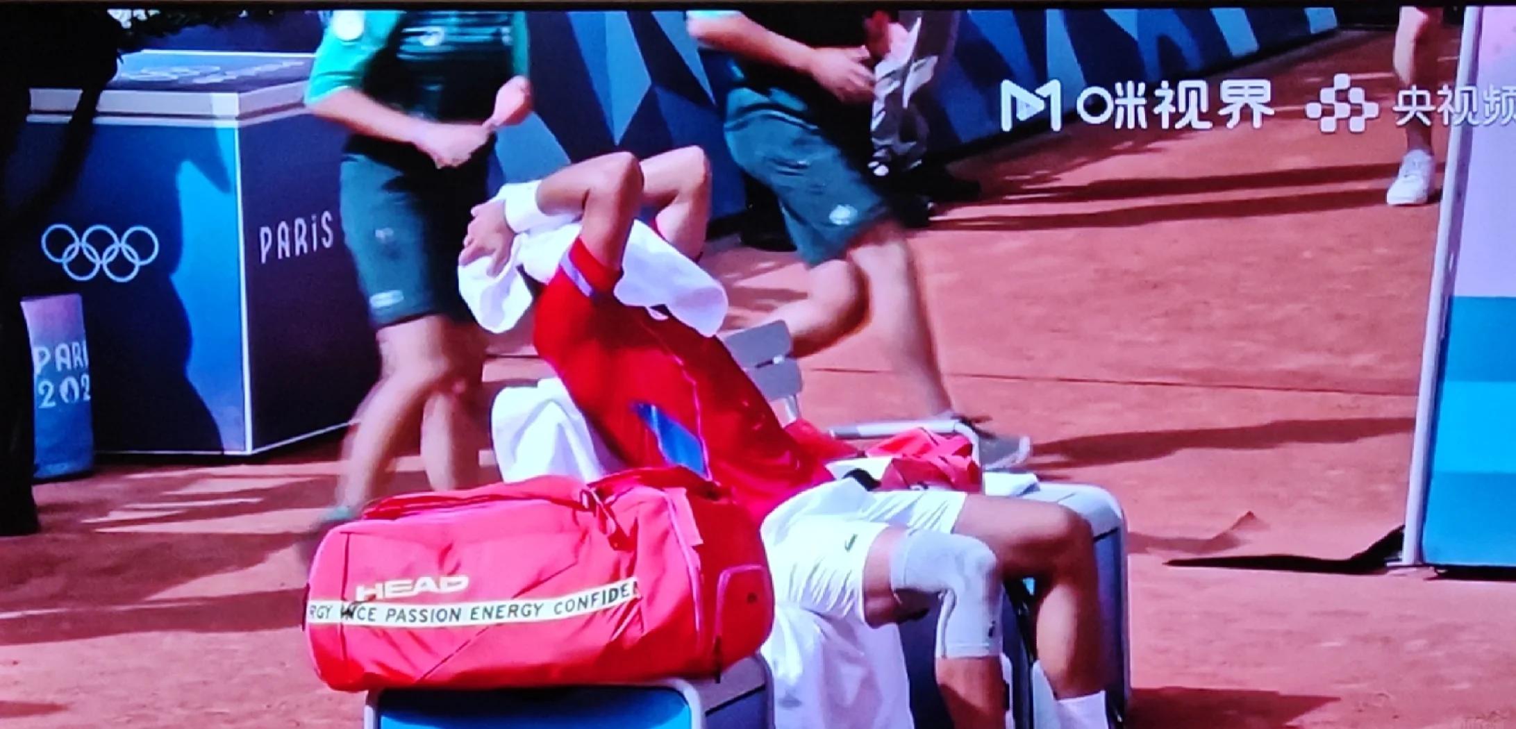 开云-德约科维奇重返赛场，重要助攻首场状态出色，雄鹿观众沸腾！的简单介绍